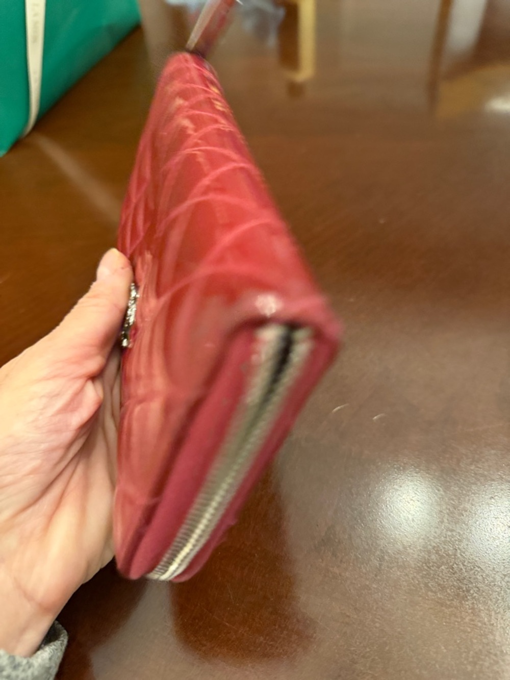 CHANEL Quilted Patent Wallet in Glossy Red with CC Logo - Picture 5 of 12